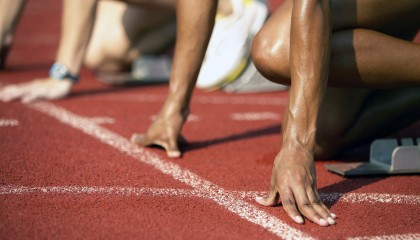 开云备用-全息投影技术在电竞领域的应用：视觉冲击与沉浸式观赛，全息投影游戏设备